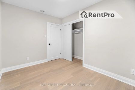 Detached Home For Lease | W9231450 - Photo 4