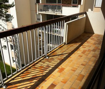 F3 de 88 m² CAEN - CLOS HERBERT - Photo 6
