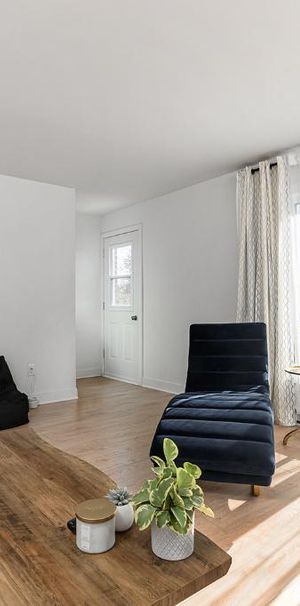 Grand 5 1/2 à Longueuil. Inclus les électroménagers, stationnement, balcon arrière privé. - Photo 1