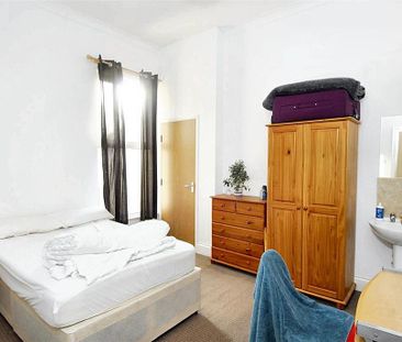 3 bedroom flat to rent - Photo 3