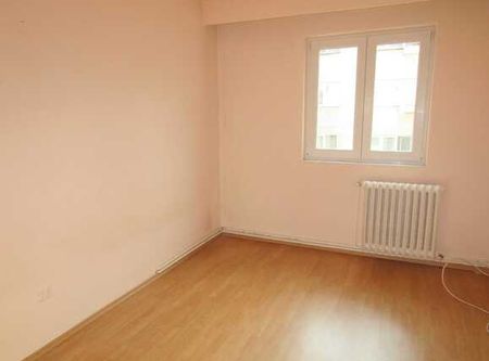 Apartament cu 4 camere, 75 mp, decomandat, partial mobilat, zona strazii Primaverii - Photo 3