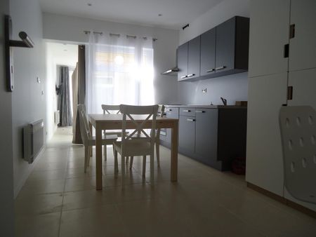A louer – T2 de 36 m2 avec mise à disposition du mobilier, Place Catinat – LILLE-VAUBAN réf 5973 - Photo 2