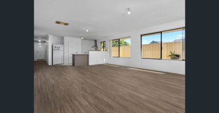 ROOM FOR RENT - Photo 3