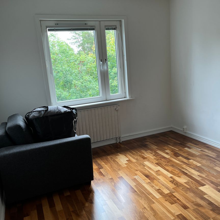 Enedalsvägen, Södertälje - Foto 1