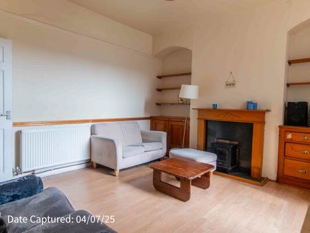 32, Barbican Road - Photo 2