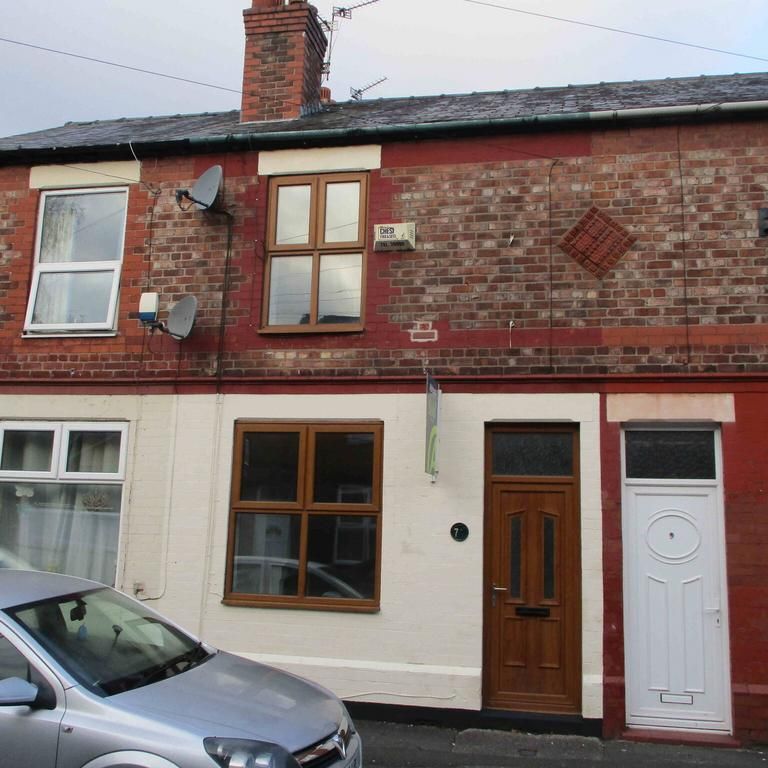 2 bedroom terraced house to rent - Photo 1