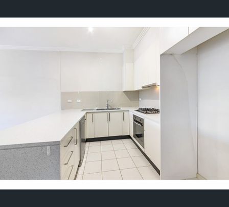 1/2 Russell Street, Baulkham Hills, NSW 2153 - Photo 1