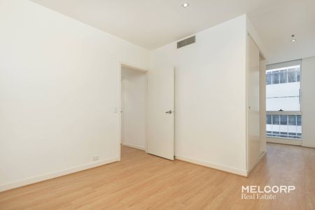 COMFORT AND CONVENIENCE AT QV1 - UNFURNISHED APARTMENT - Photo 5