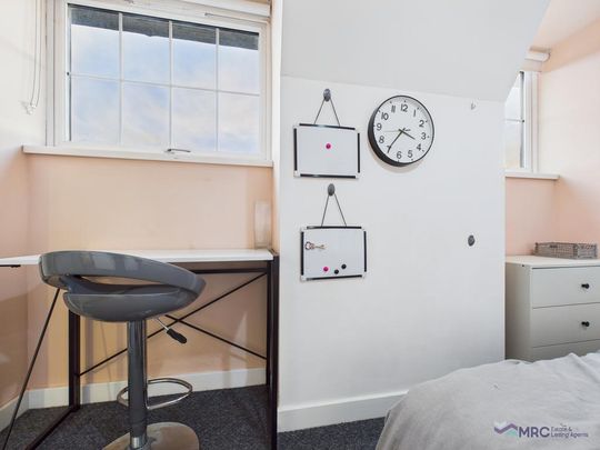 1 bedroom in a house share to rent - Photo 1