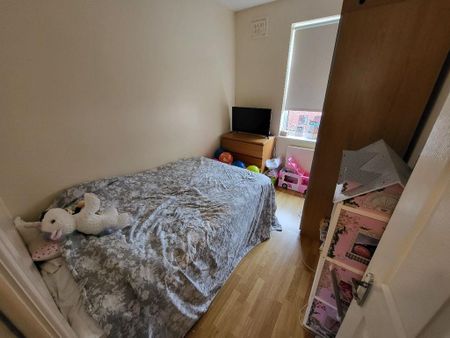 3 bedroom flat to rent - Photo 3