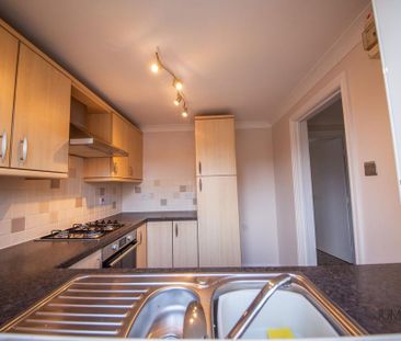 2 bedroom semi-detached house to rent - Photo 6