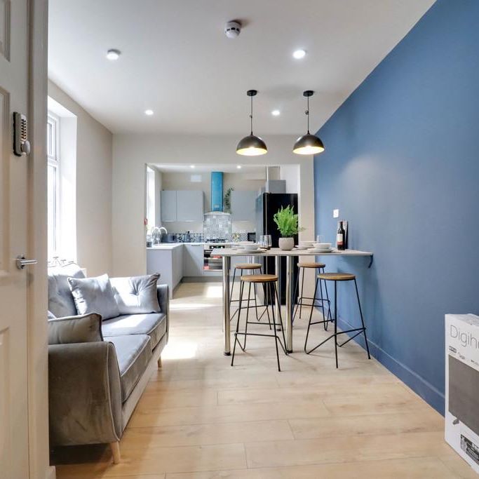 1 bedroom in a house share to rent - Photo 1