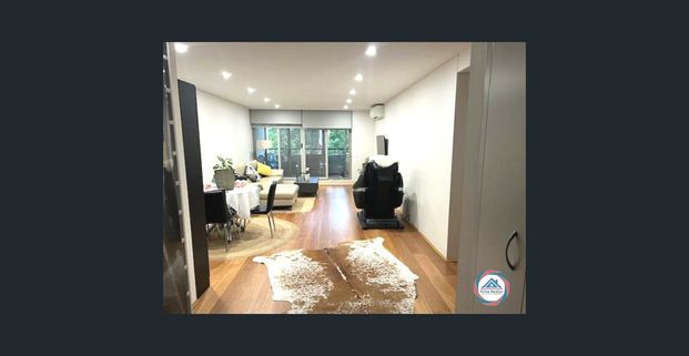 Fully renovated with private leafy outlook - Photo 1