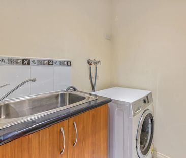 14 Jeanette Street, Clayton South VIC 3169 - House For Rent | Domain - Photo 6