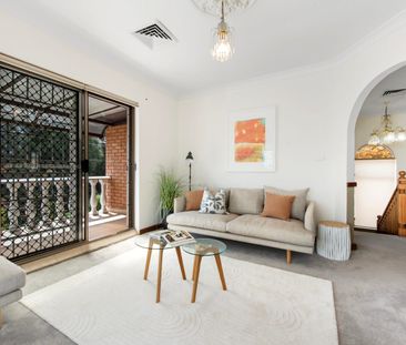 Spacious 5-bed family home in quiet cul-de-sac - Photo 2