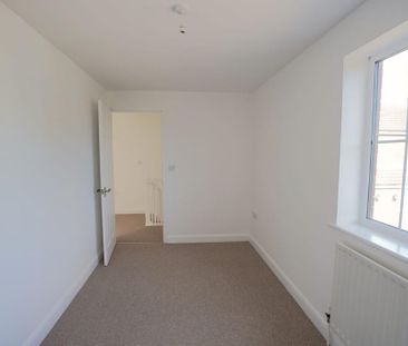 2 bedroom semi-detached house to rent - Photo 3