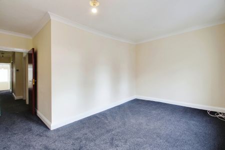 3 bed flat to rent in Clayton Road, Hayes, UB3 - Photo 4