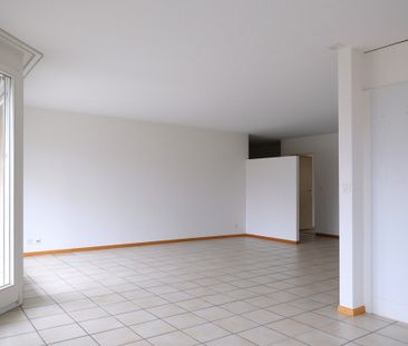 Grosszügige 3,5-Zimmer-Wohnung mit Balkon und direktem Zugang zu Ga... - Foto 1