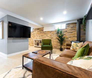 For Lease - 102 Kribs Street, Cambridge, Ontario - Photo 2