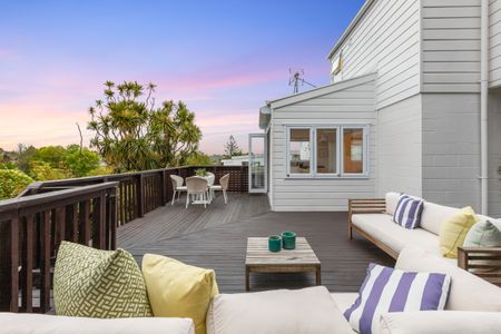 Private, Central Meadowbank - Photo 5