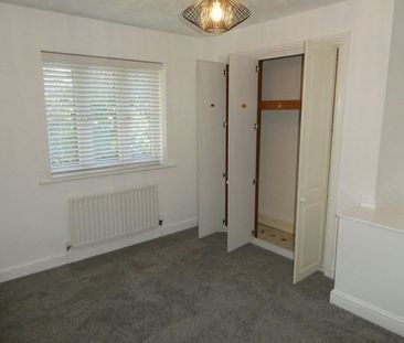Semi-detached house to rent on - Photo 5