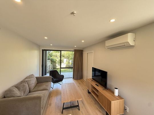 Perfectly situated in the vibrant area of Papatoet - Photo 1