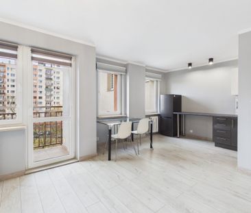 Kawalerka w topowej lokalizacji - Photo 1