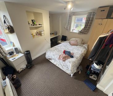 Wetherby Grove, Burley, LS4 2JH, Leeds - Photo 2