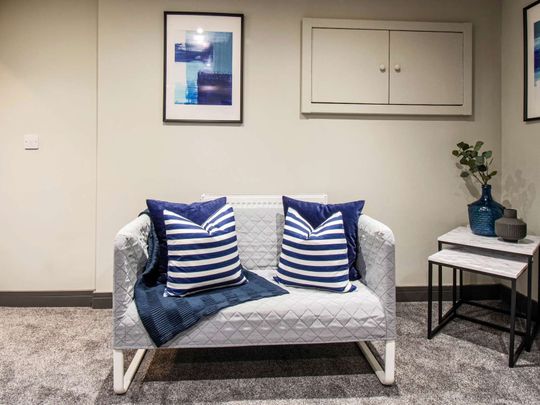 Spacious 4-Bedroom HMO – Belle Isle – AVAILABLE NOW Room 4 - Photo 1