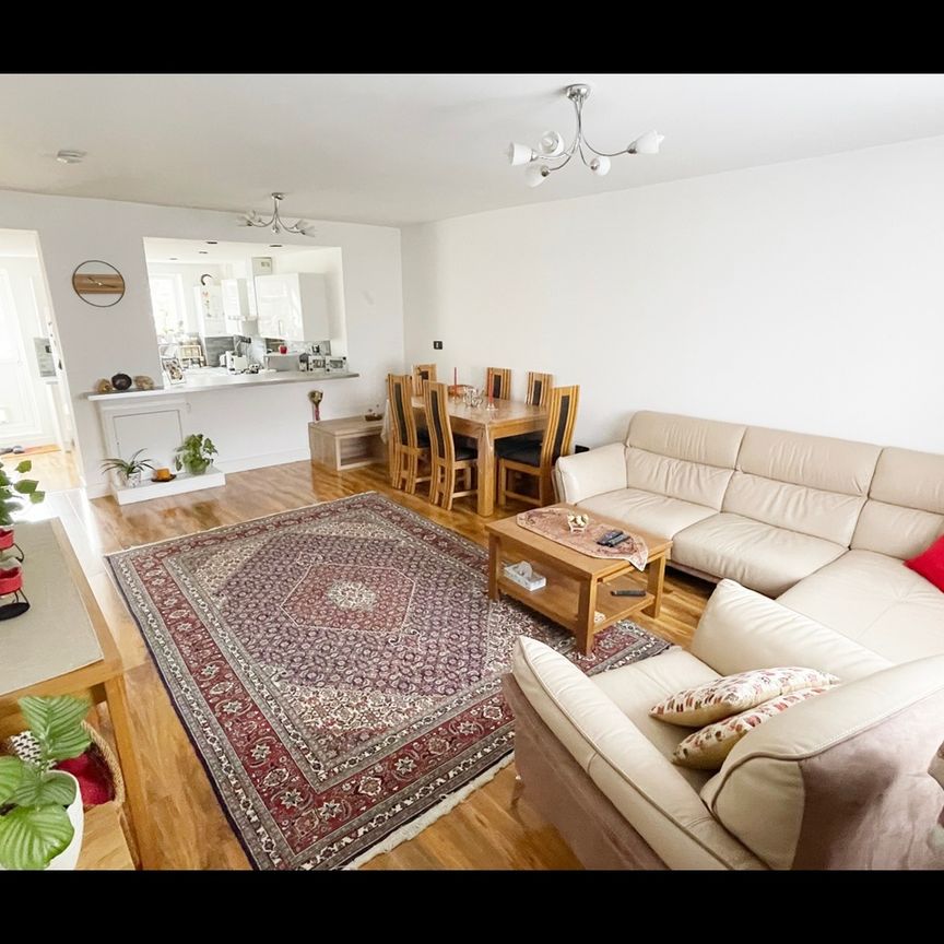 2 Bed Bungalow, The Vale, N10 - Photo 1