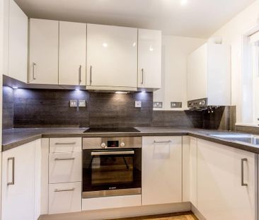 2 bedroom ground floor flat to rent - Photo 5