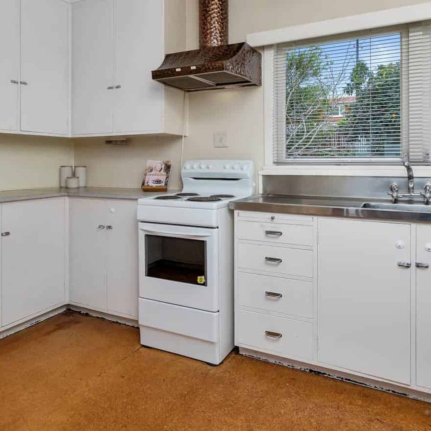 Popular in Kamo - Photo 1