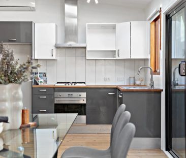 Spacious 3-Bedroom St Kilda Rental with Modern Upgrades and Alfresc... - Photo 6