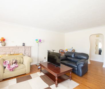 **ALL INCLUSIVE** Rooms For Rent on Glenridge Avenue!! - Photo 2