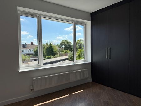 3 Bed Semi-Detached House, London, N13 - Photo 5