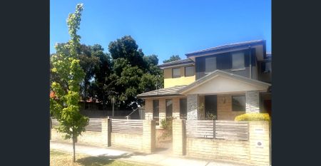 Three Bedroom Townhouse Newport- Garage not available to this property - Photo 3