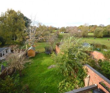3 Bedroom Semi Detached To Let - Photo 2