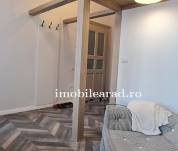 Apartament in stil unic, langa Primaria Arad, amenajat cu designer, mobilat/dotat, la cheie - Fotografie 1