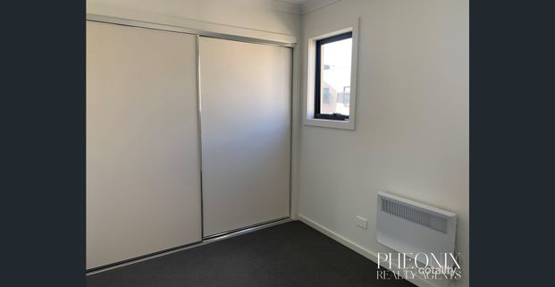 Modern 2 BEDROOM TOWNHOUSE PLUS STUDY - Photo 1