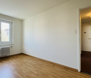 Sonnige 3.5-Zimmerwohnung im 1. OG - frisch renoviert, mit Balkon &... - Photo 6