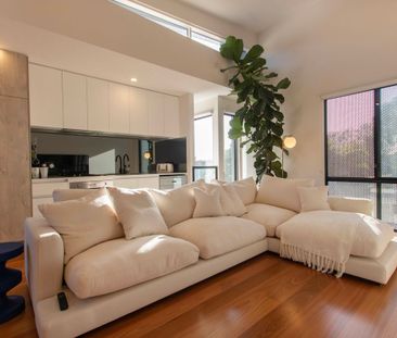 Townhouse in the Heart of Brunswick West - Photo 4