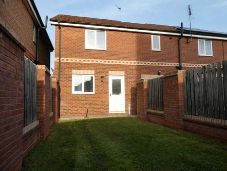 3 bedroom semi-detached house to rent - Photo 3
