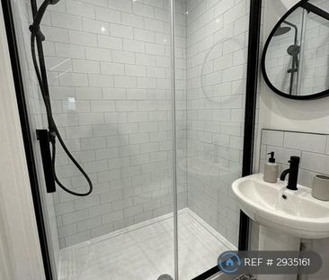 1 bedroom in a house share to rent - Photo 6