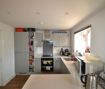 1 bedroom in a house share to rent - Photo 6