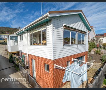 Sun, Views and Level Access - Photo 4