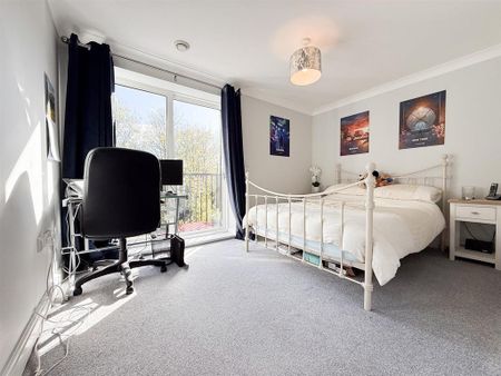 2 bedroom flat to rent - Photo 3