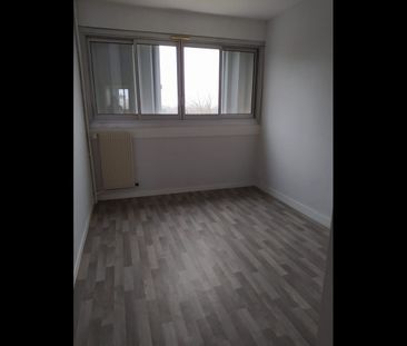 Location Appartement 4 pièces 73 m² Le Blanc - Photo 1