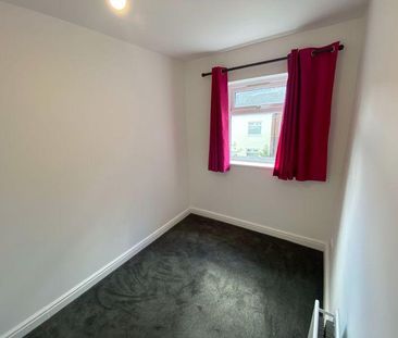3 bedroom terraced house to rent - Photo 6