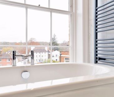 High Street, Godalming - 2 bedrooms Property for lettings - Seymours - Photo 2