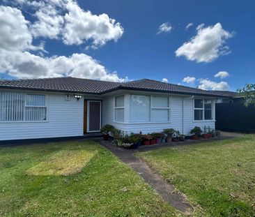 Sunny Family Home in Great location - Photo 3